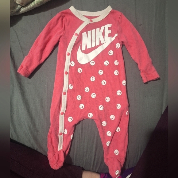 Nike pink and White Kids Pajama Set - Picture 1 of 3